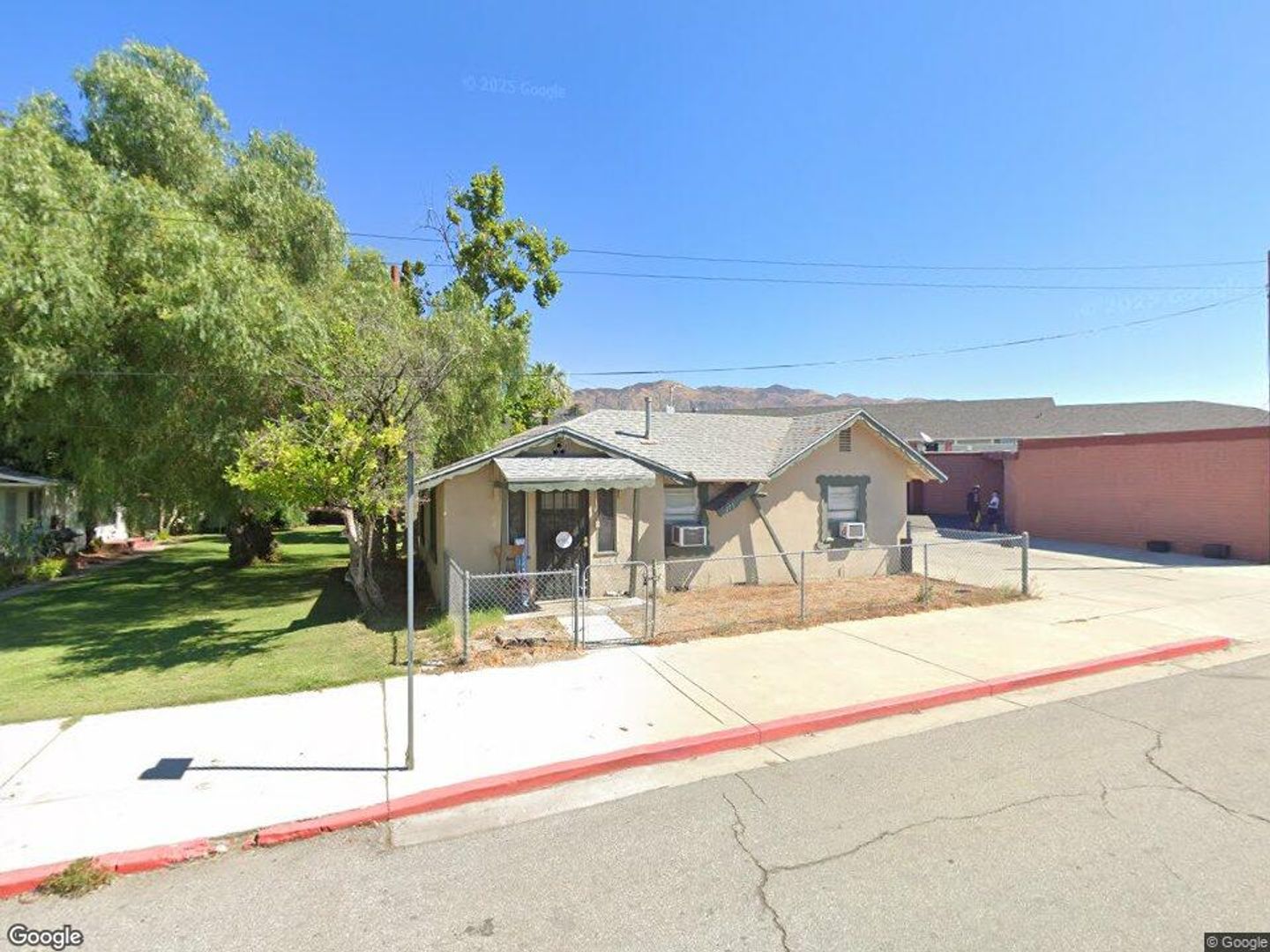 San Jacinto House: 177 W. Main St.