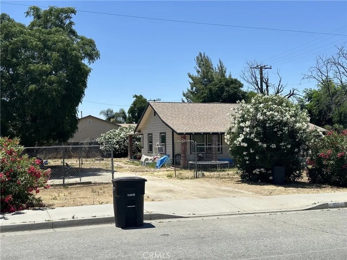 San Jacinto House: 802 E. Main St.
