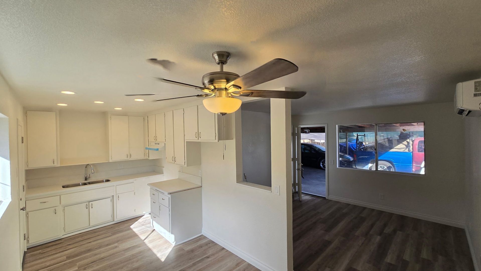 HEMET House: 470 W. KIMBALL AVE #5