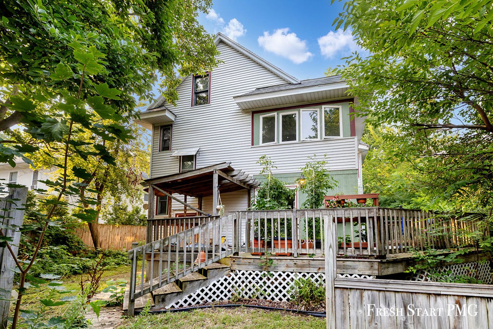 Grand Rapids Apartment: 1452 Bridge St NW