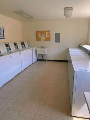 5325 E. Kings Canyon Rd., #221, Fresno, CA 93727