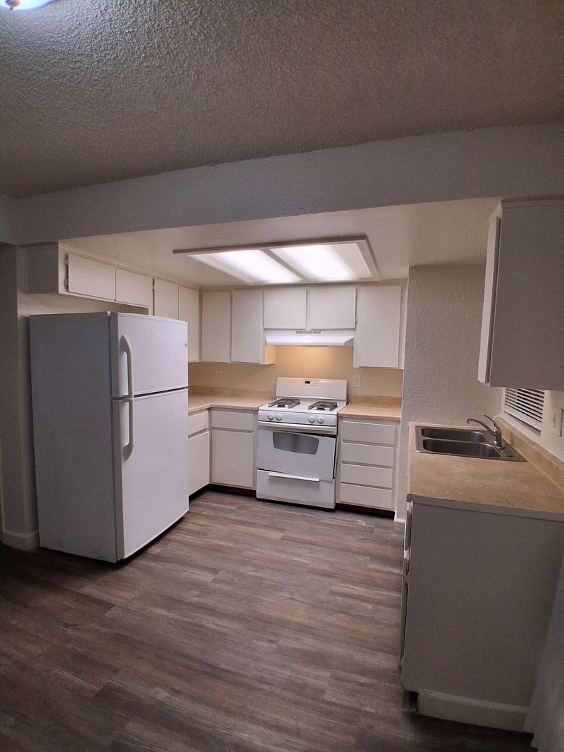 4841 E. Lane Ave., #104, Fresno, CA 93727