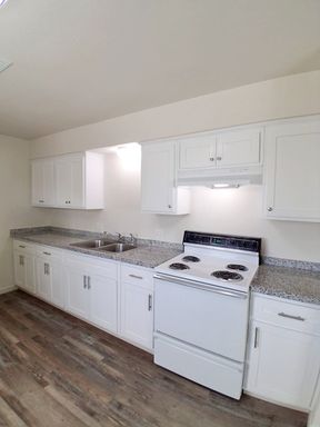 4730 E. Lamona Ave., #202, Fresno, CA 93703