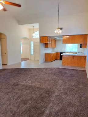 1092 E Pennsylvania Ave, Fresno, CA 93720