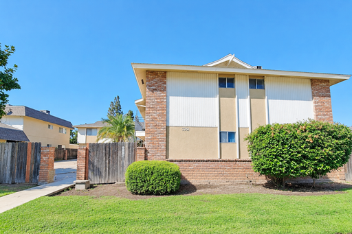 3331 E Sierra Madre Ave - B, Fresno, CA 93726