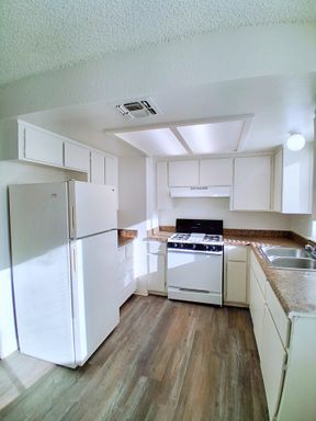 4837 E. Lane Ave. - 203, Fresno, CA 93727