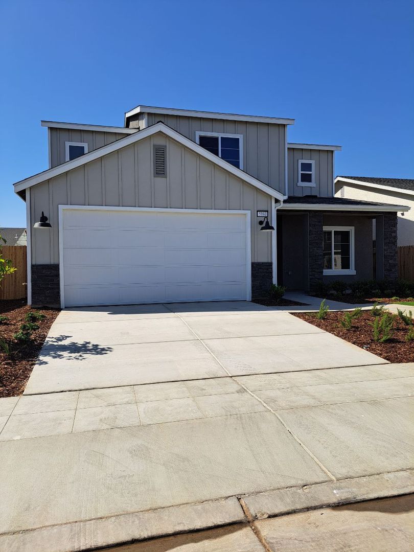 Fresno House: 5980 E Truman Ave