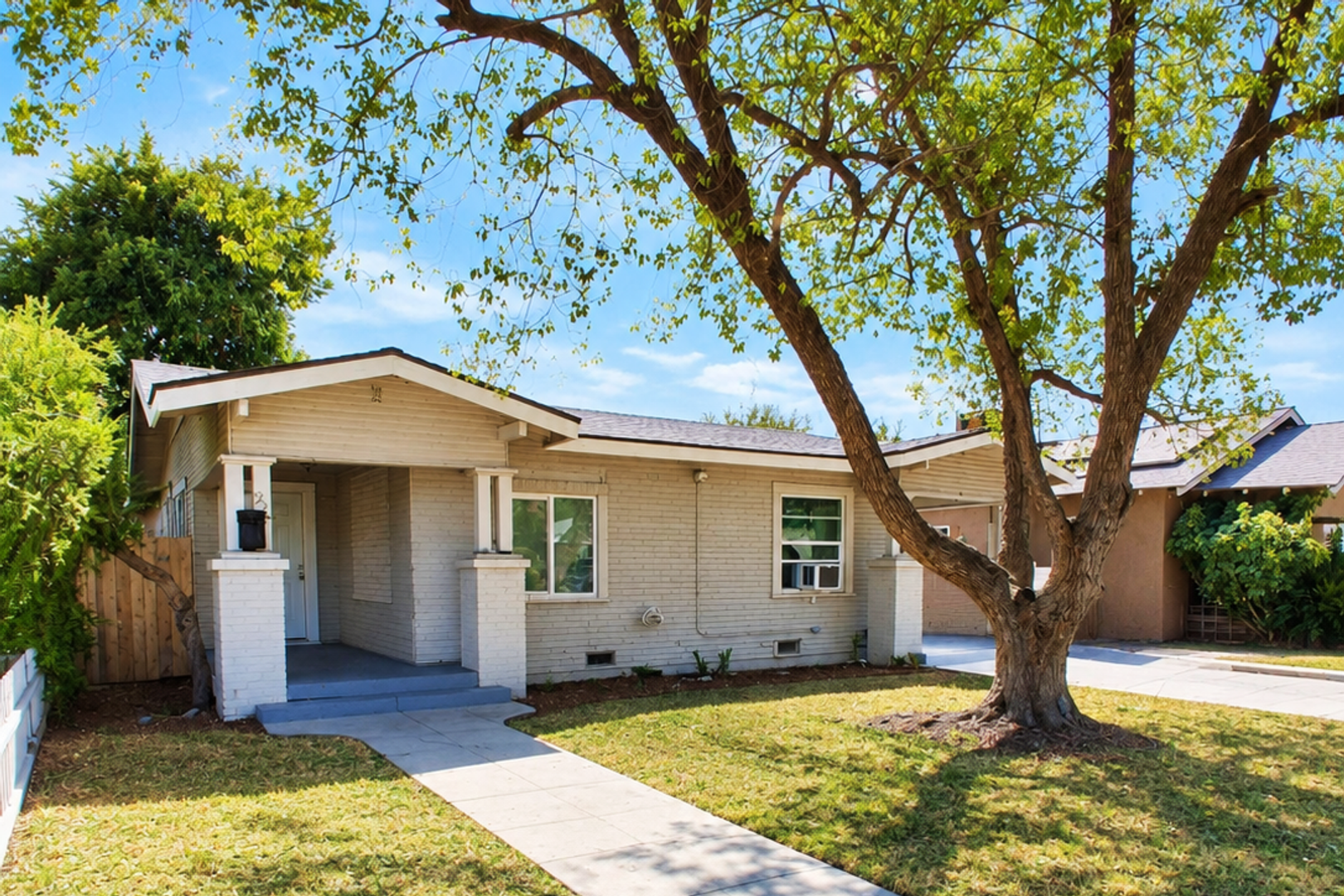 Fresno Apartment: 956-958 N. Farris Ave