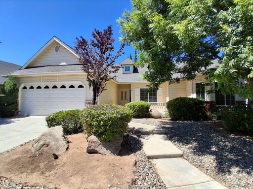 551 Lester Ave., Clovis, CA 93619