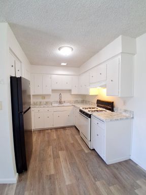 4538 E. Hamilton Ave. - 202, Fresno, CA 93702