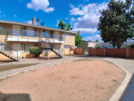 3331 E Sierra Madre Ave - D, Fresno, CA 93726