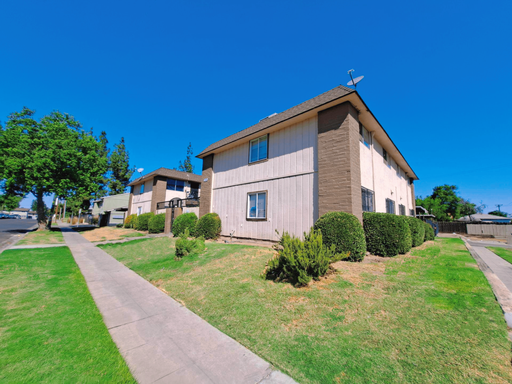 2029 E. Pontiac Way - B, Fresno, CA 93726