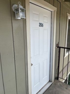 1362 N 8th St, 206, Fresno, CA 93703