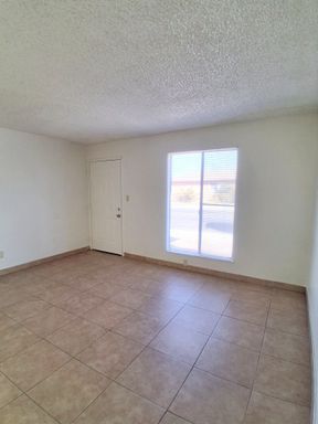 2610 Lind Ave - A, Clovis, CA 93612
