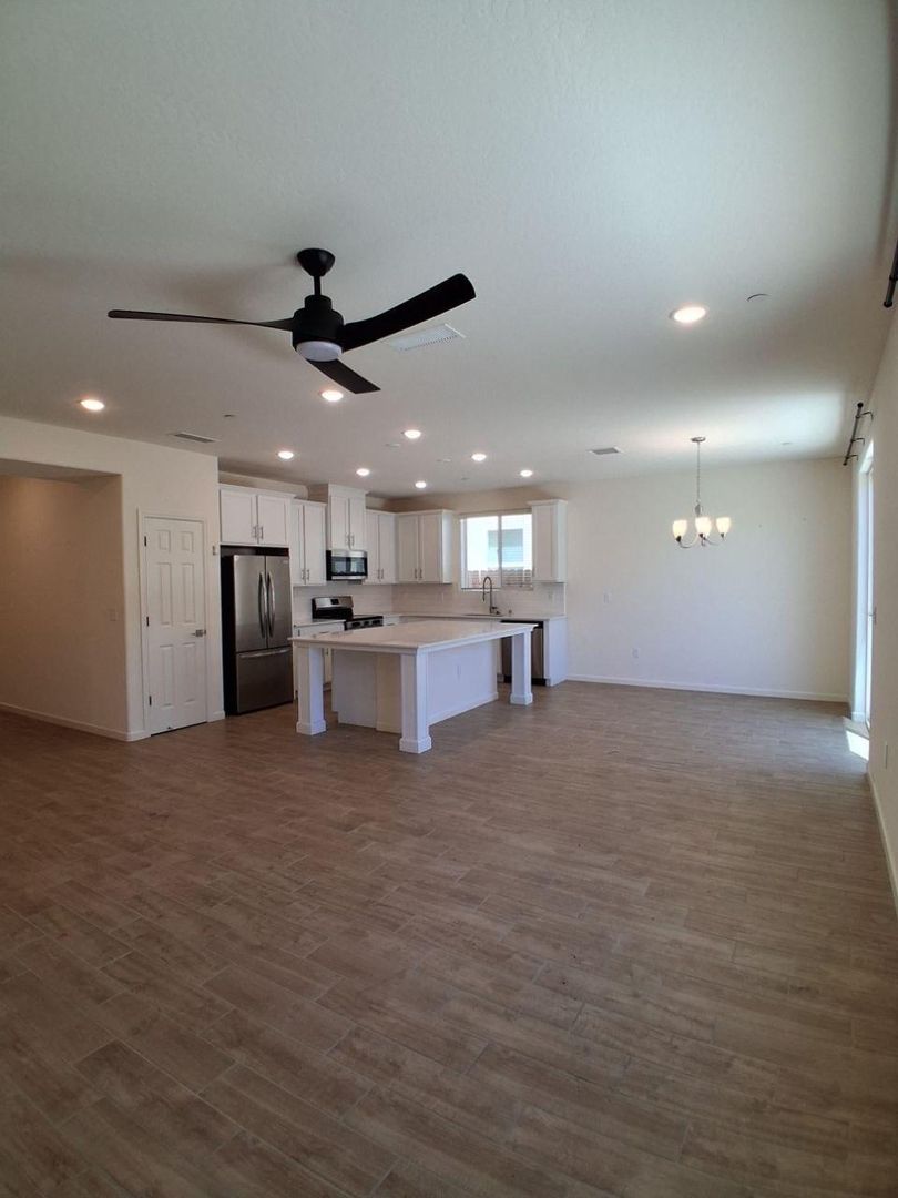 6609 E. Carmen Ave, Fresno, CA 93727