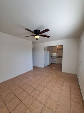 2029 E. Pontiac Way - A, Fresno, CA 93726