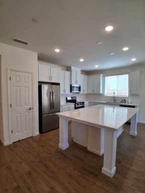 6572 E. Weathermaker Ave. , Fresno, CA 93727