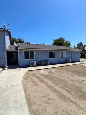 1452 S. College Ave., #102, Dinuba, CA 93618