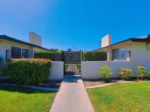 4420 E. Sierra Madre Ave, H, Fresno, CA 93726