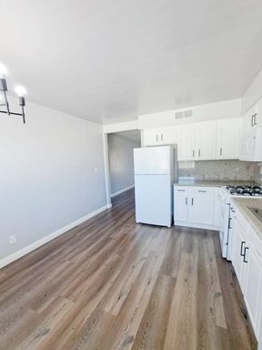 3331 E Sierra Madre Ave - B, Fresno, CA 93726