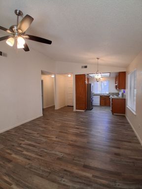 2068 W. Magill Ave. , Fresno, CA 93711