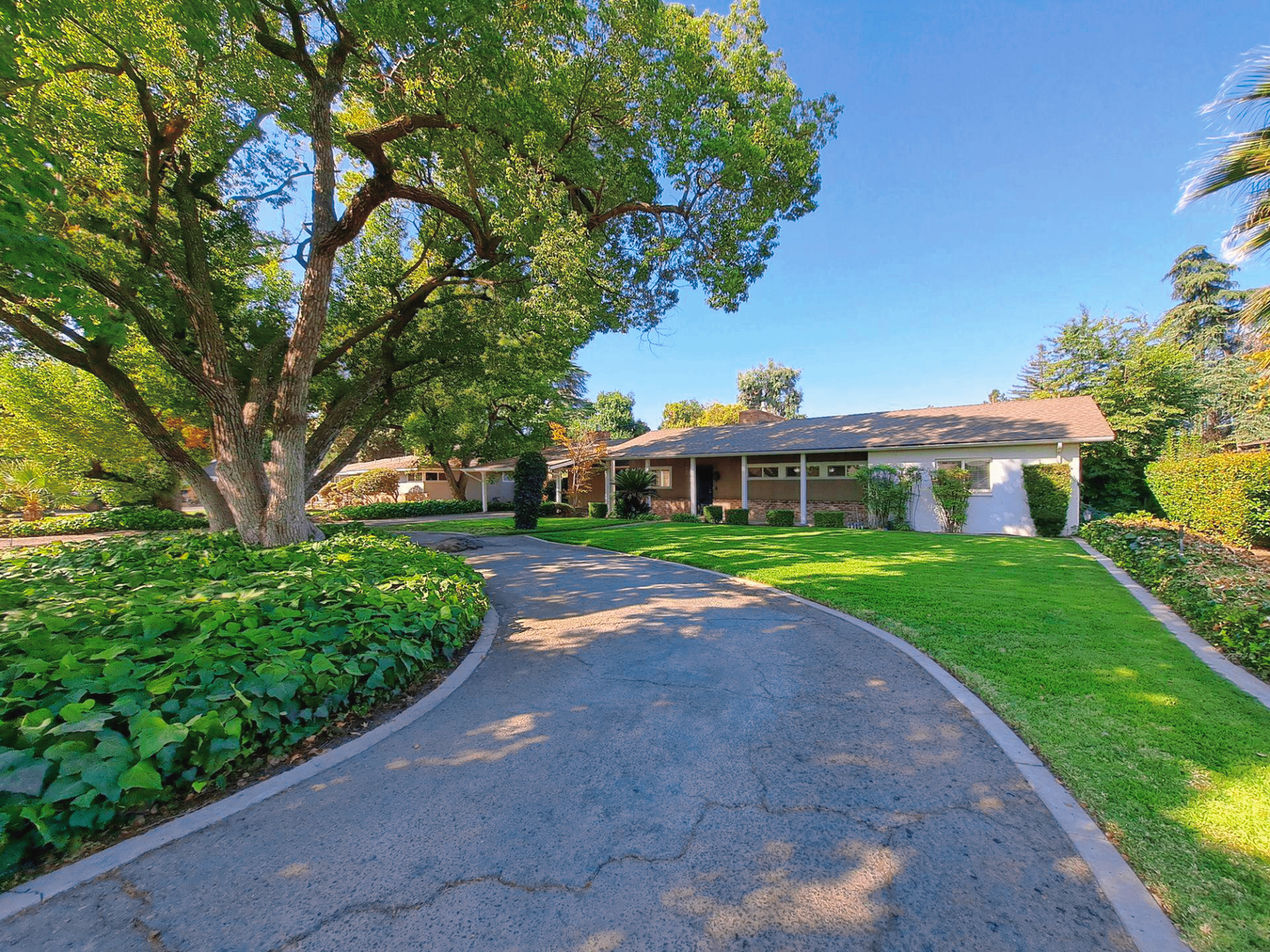 Fresno House: 942 S. Park Circle Drive