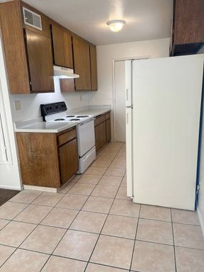 815 S. Demaree St., #20, Visalia, CA 93277