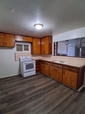 3326 E. Clinton Ave, Fresno, CA 93703