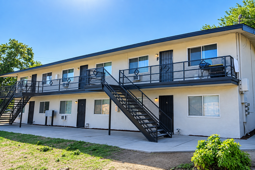 2452 S. 9th Street #A , Fresno, CA 93725
