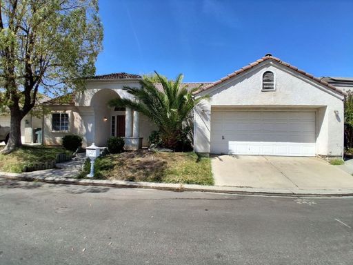 1092 E Pennsylvania Ave, Fresno, CA 93720