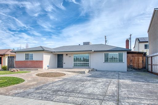 245 Minnewawa Ave - A, Clovis, CA 93612
