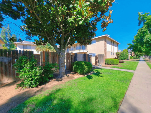 3331 E Sierra Madre Ave - D, Fresno, CA 93726