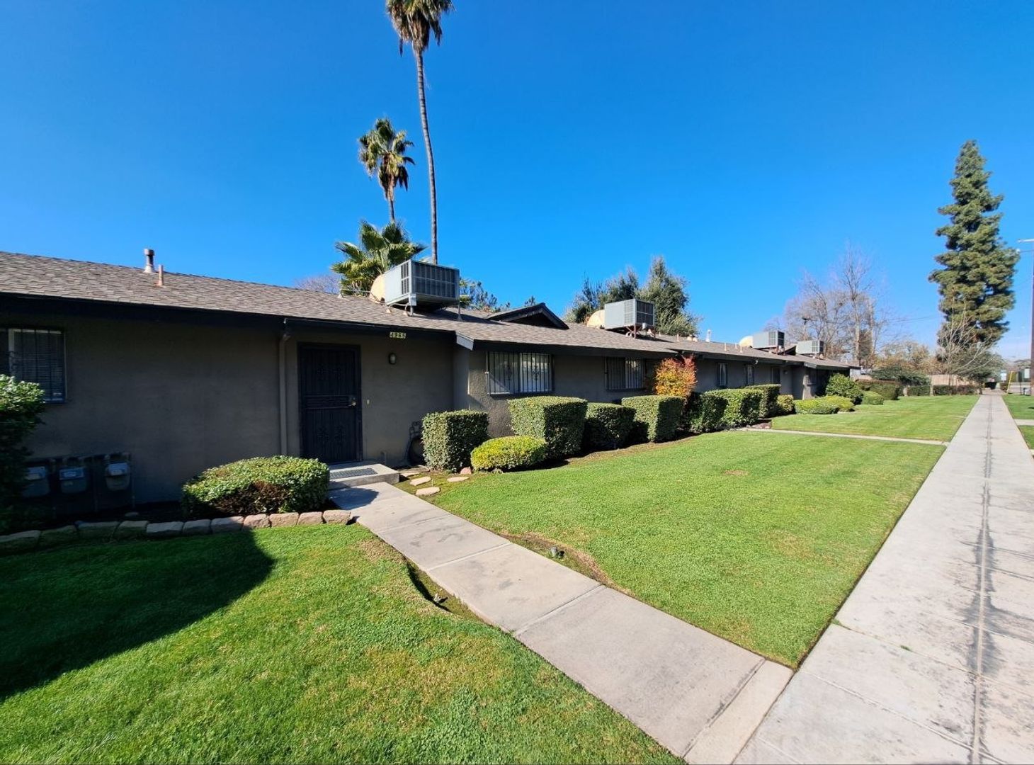 4945 N Harrison Ave, Fresno, CA 93704