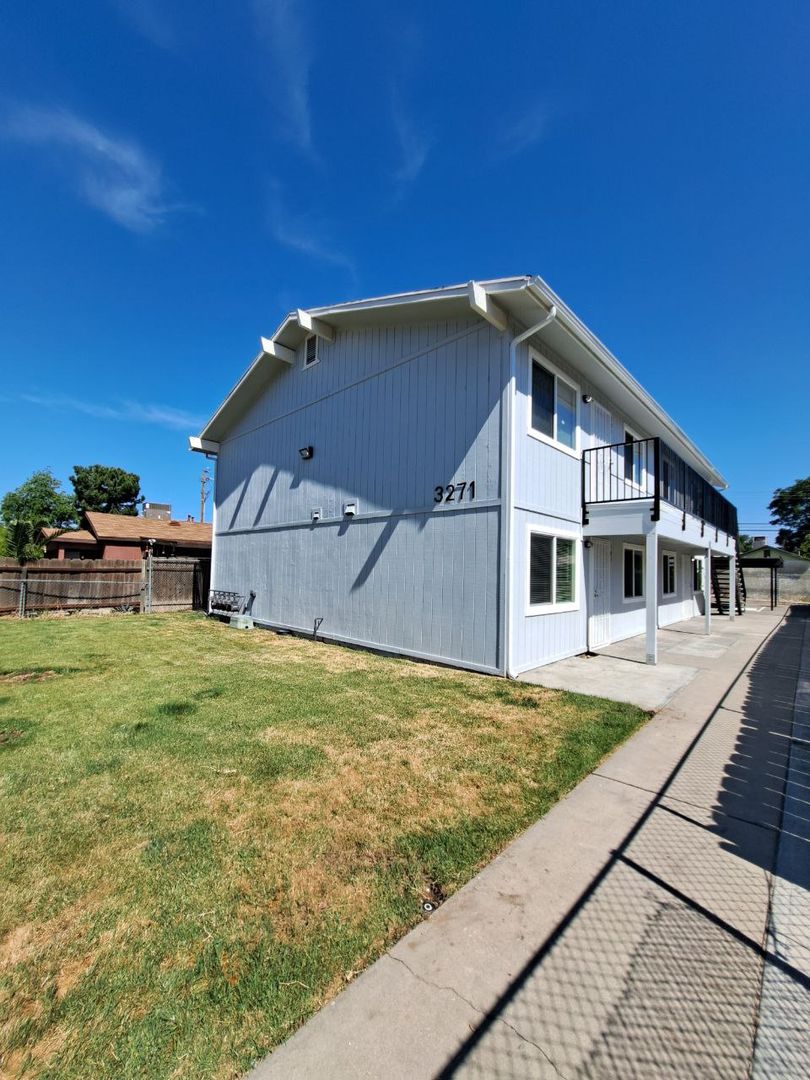 Fresno Apartment: 3271 E. Tyler Ave