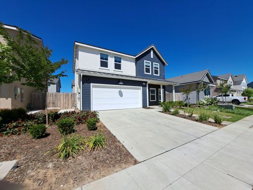 911 Blue Oak Ln W, Madera, CA 93636