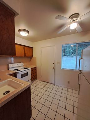 4312 E. Sierra Madre Ave., #D, Fresno, CA 93726