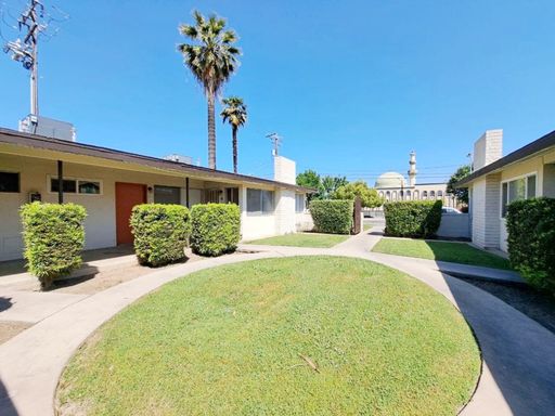 4420 E. Sierra Madre Ave., #E, Fresno, CA 93726