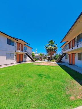 4422 E. Sierra Madre Ave., #104, Fresno, CA 93726