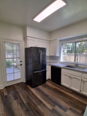 8147 N. Cedar Ave., #125, Fresno, CA 93720