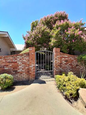 6061 N. Bungalow Lane #102 , Fresno, CA 93704