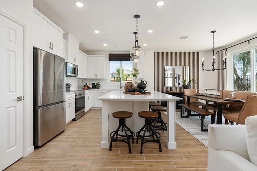 6572 E. Weathermaker Ave. , Fresno, CA 93727
