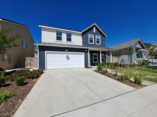 911 Blue Oak Ln W, Madera, CA 93636