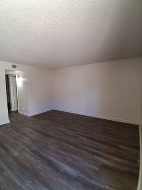 4841 E. Lane Ave., #104, Fresno, CA 93727