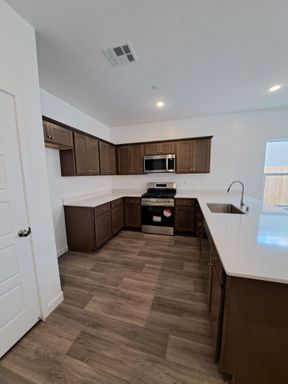 7046 W. Willis Ave, Fresno, CA 93723