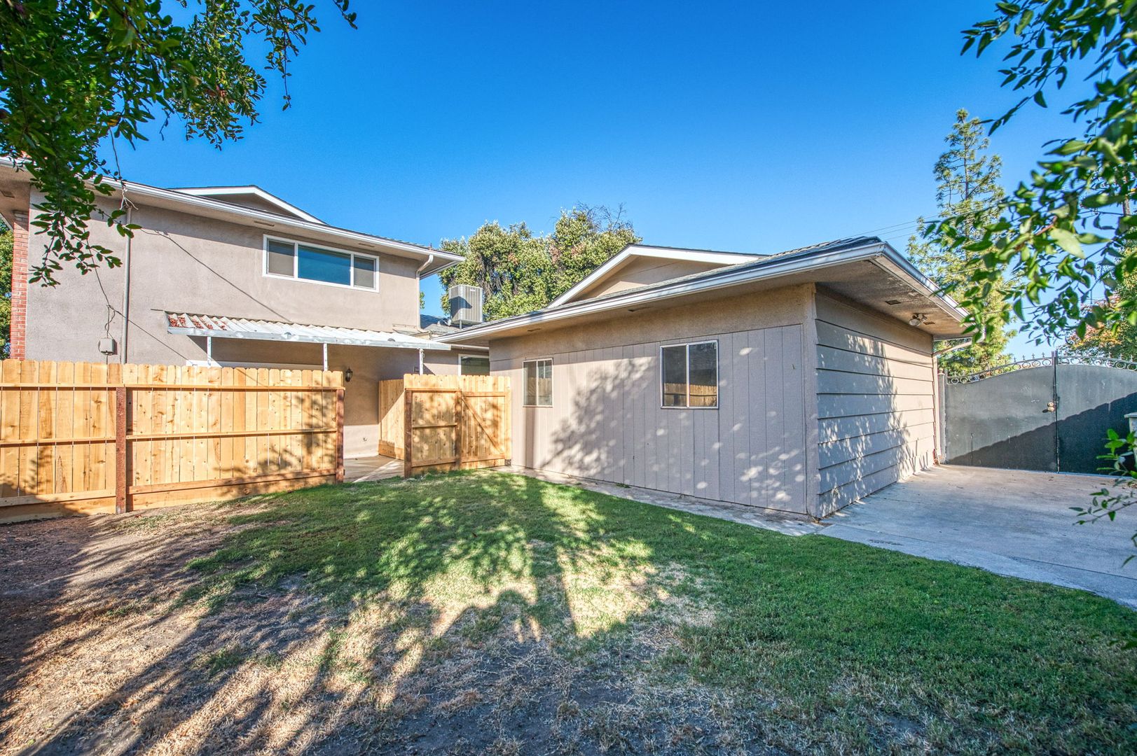 Fresno Apartment: 5780 N. 8th St