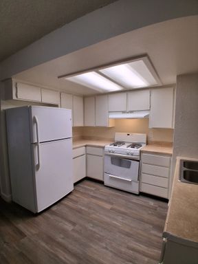 4841 E. Lane Ave., #104, Fresno, CA 93727