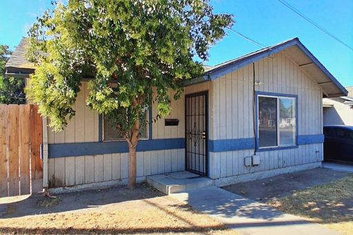 3118 E Pine Ave , Fresno, CA 93703