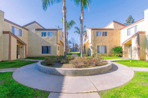 815 S. Demaree St., #06, Visalia, CA 93277
