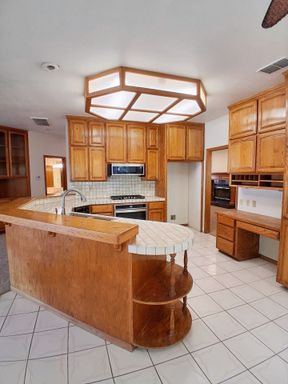 307 W. Bluff Ave , Fresno, CA 93711