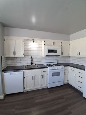 3331 E Sierra Madre Ave - D, Fresno, CA 93726